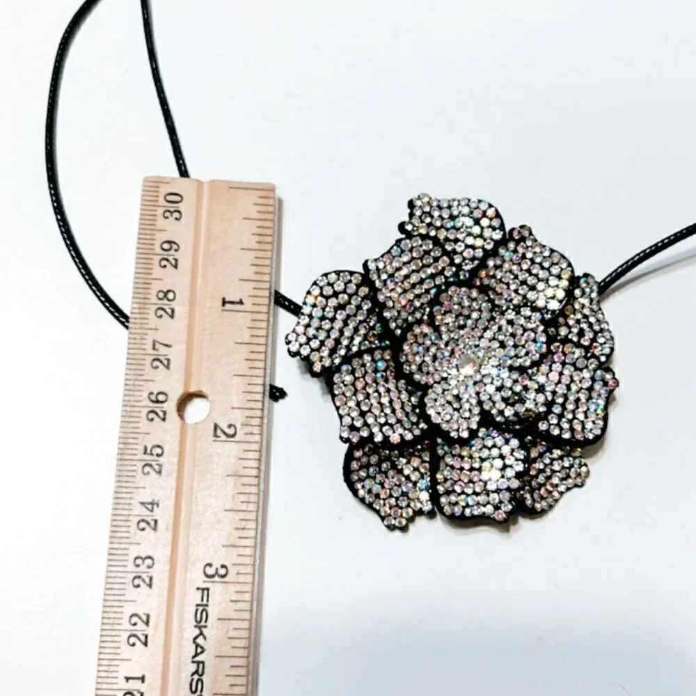 Black flower  choker  M155